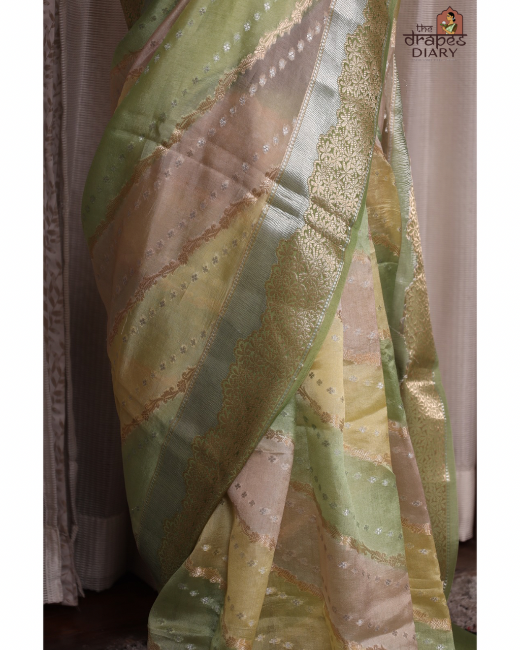 Verdant Glaze – Olive Green Semi Raw Mango Saree