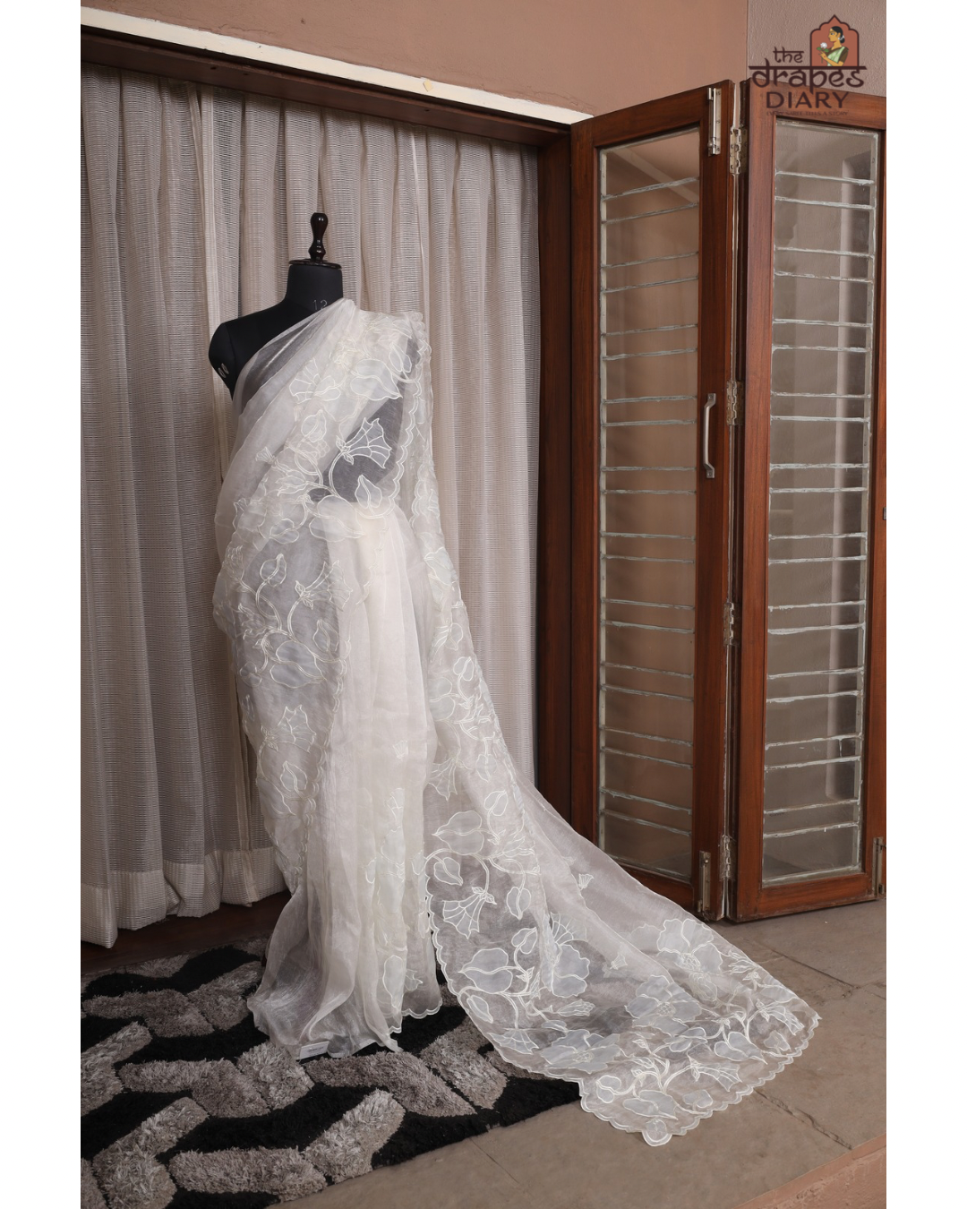 Winter Bloom – Serene White Glass Tissue Saree