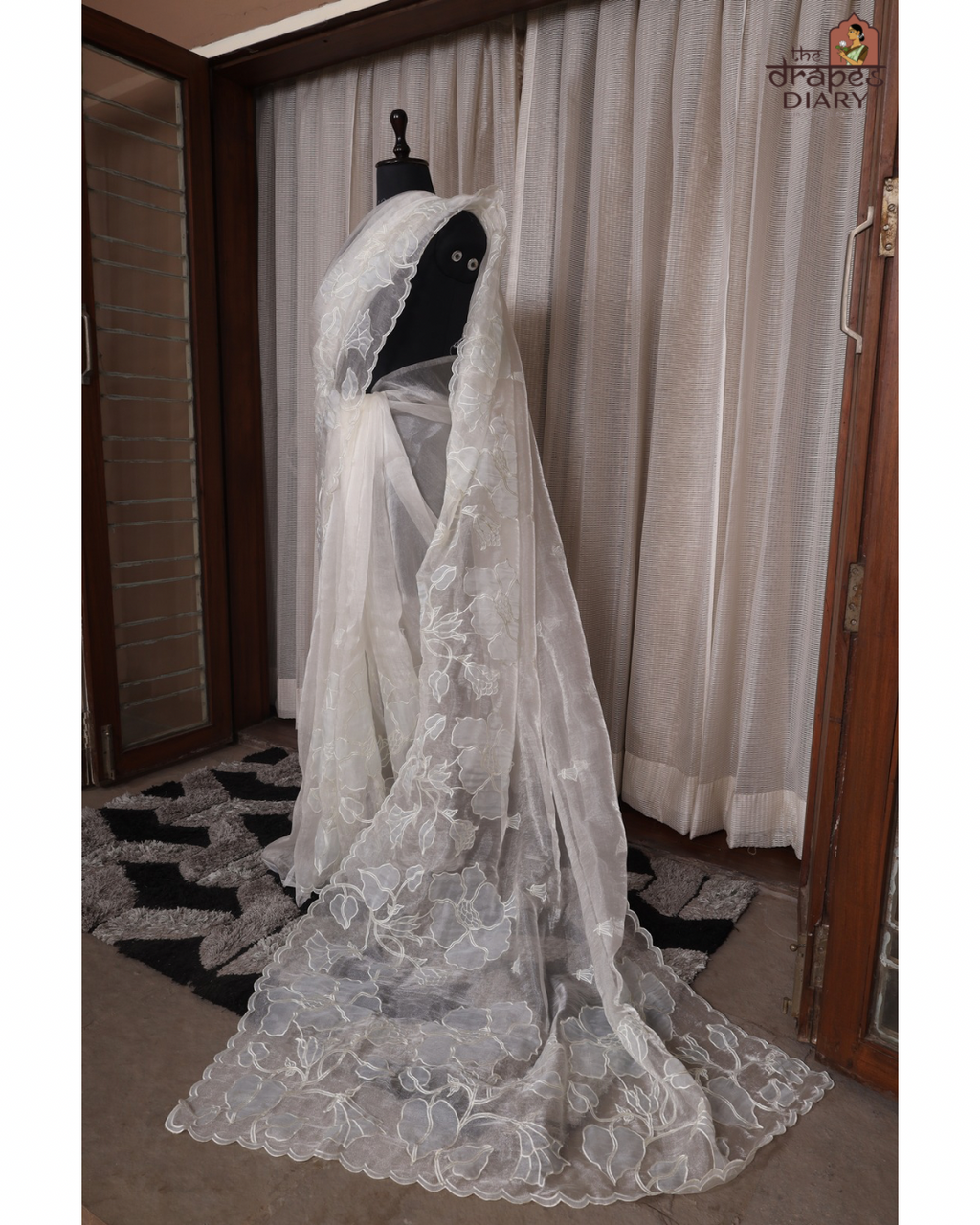 Winter Bloom – Serene White Glass Tissue Saree