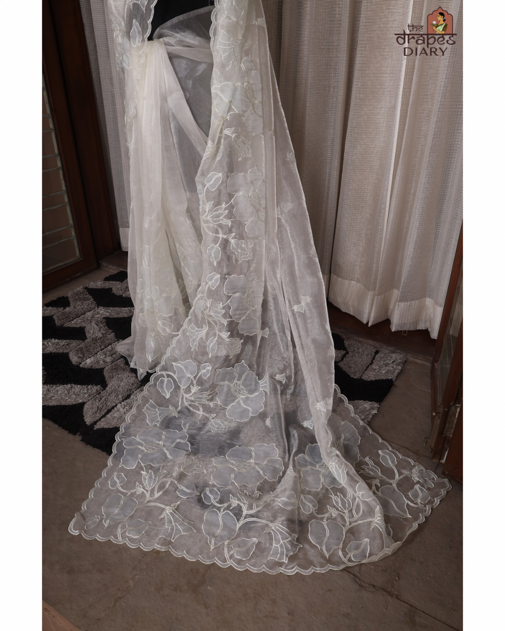 Winter Bloom – Serene White Glass Tissue Saree